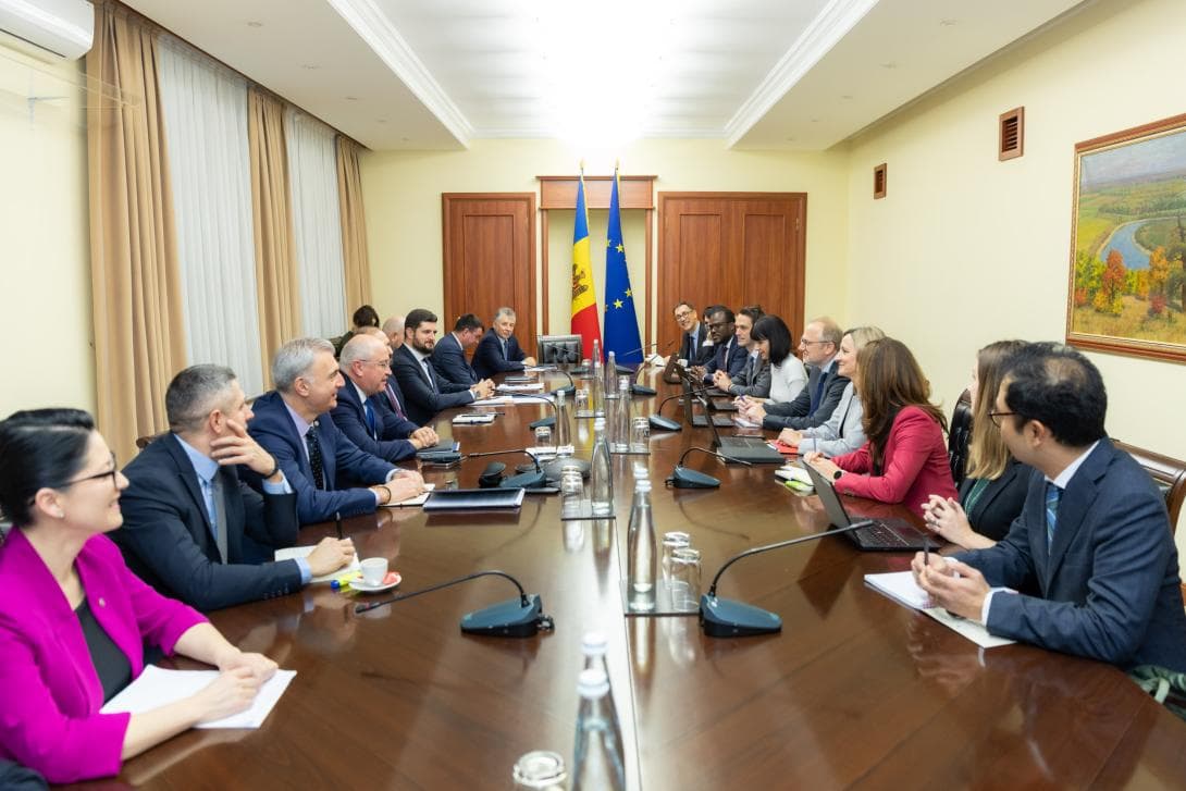 Alexandru Munteanu, discuții cu echipa FMI despre politica bugetar-fiscală și relansarea economiei naționale
