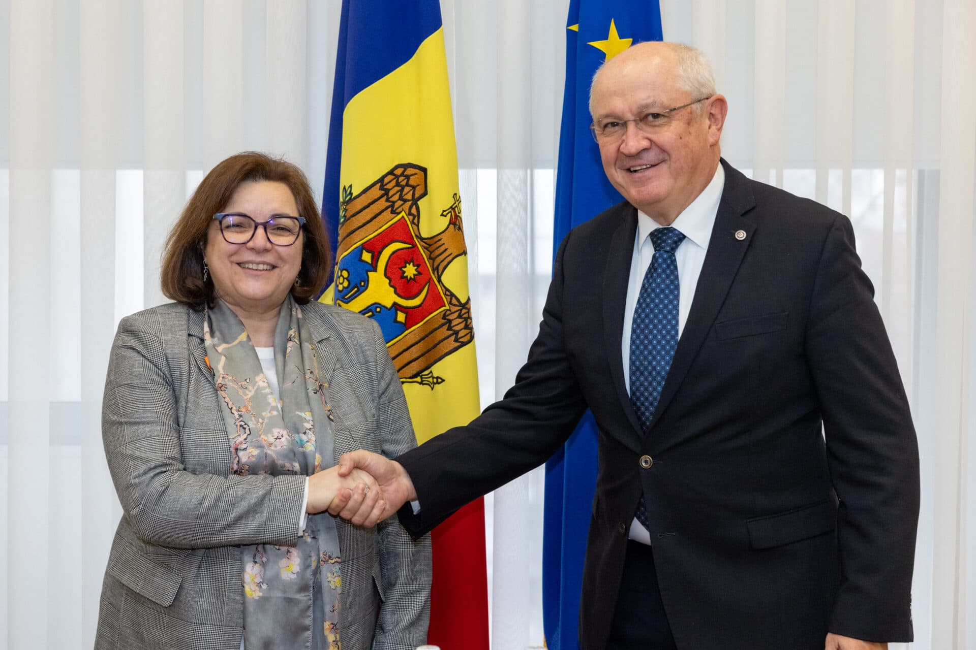 Guvernul și UNICEF analizează noi măsuri pentru reducerea sărăciei în rândul copiilor