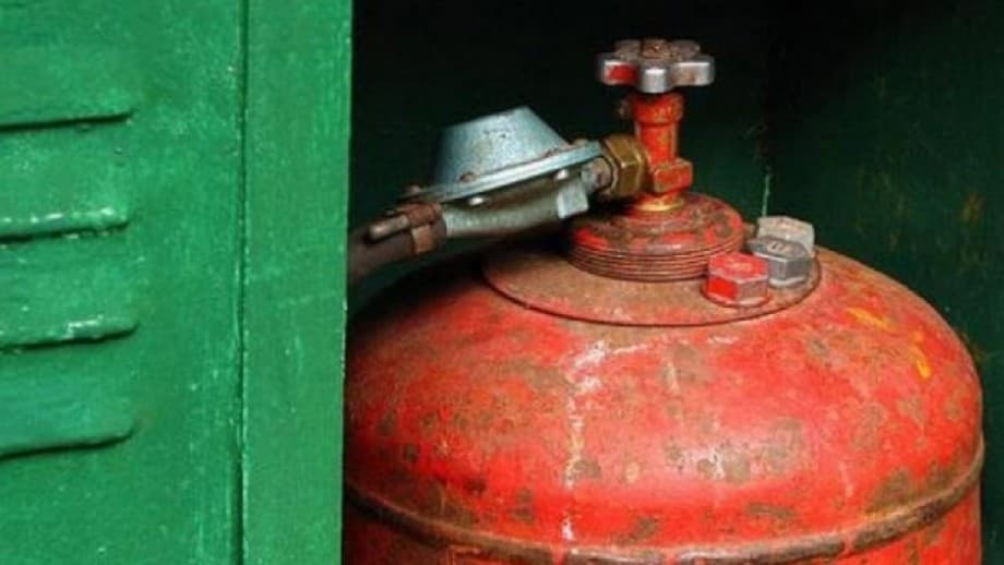 Explozie la Hîncești. Un bărbat, transportat la spital cu multiple arsuri