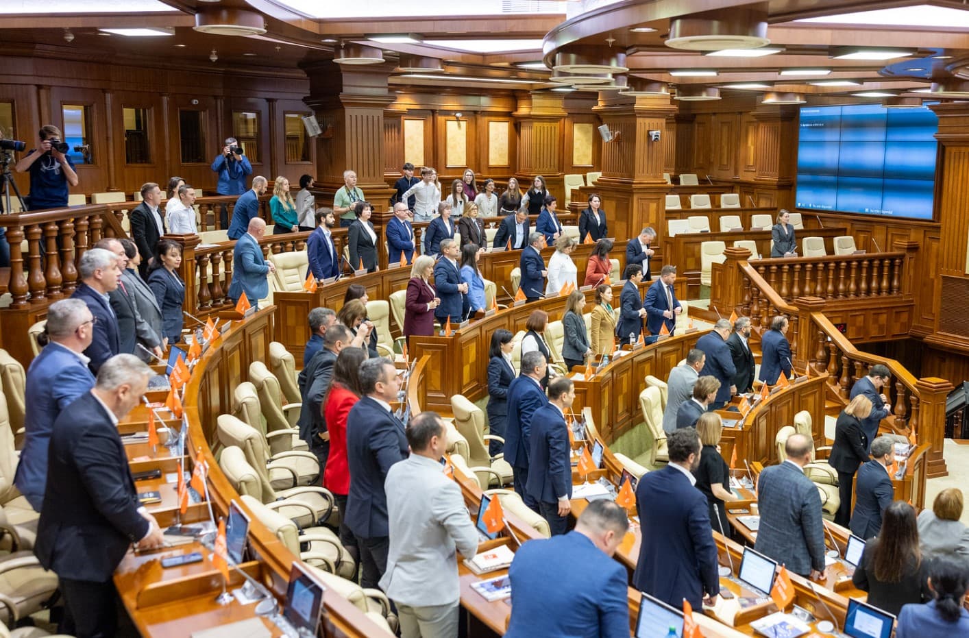 ПРЯМОЙ ЭФИР // Пленарное заседание Парламента. Проект Национального публичного бюджета на 2026 год включен в повестку дня
