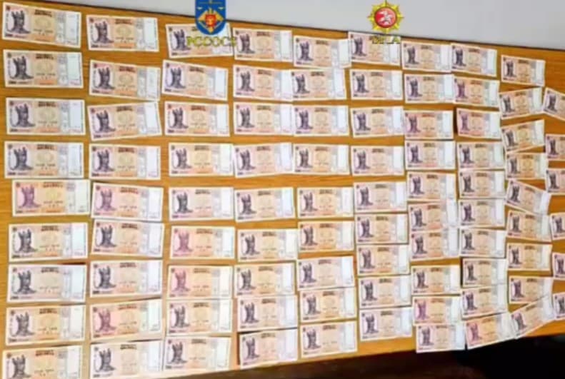 VIDEO // A încercat să mituiască un polițist din capitală. Juristul unei companii, reținut în flagrant
