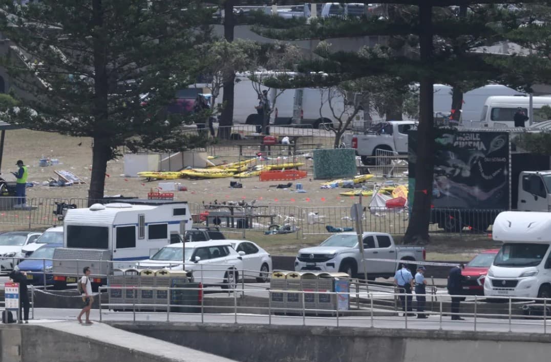 Ultimele informații despre masacrul de pe plaja Bondi din Sydney: Cel puțin 15 morți și zeci de răniți / Cei doi atacatori erau tată și fiu