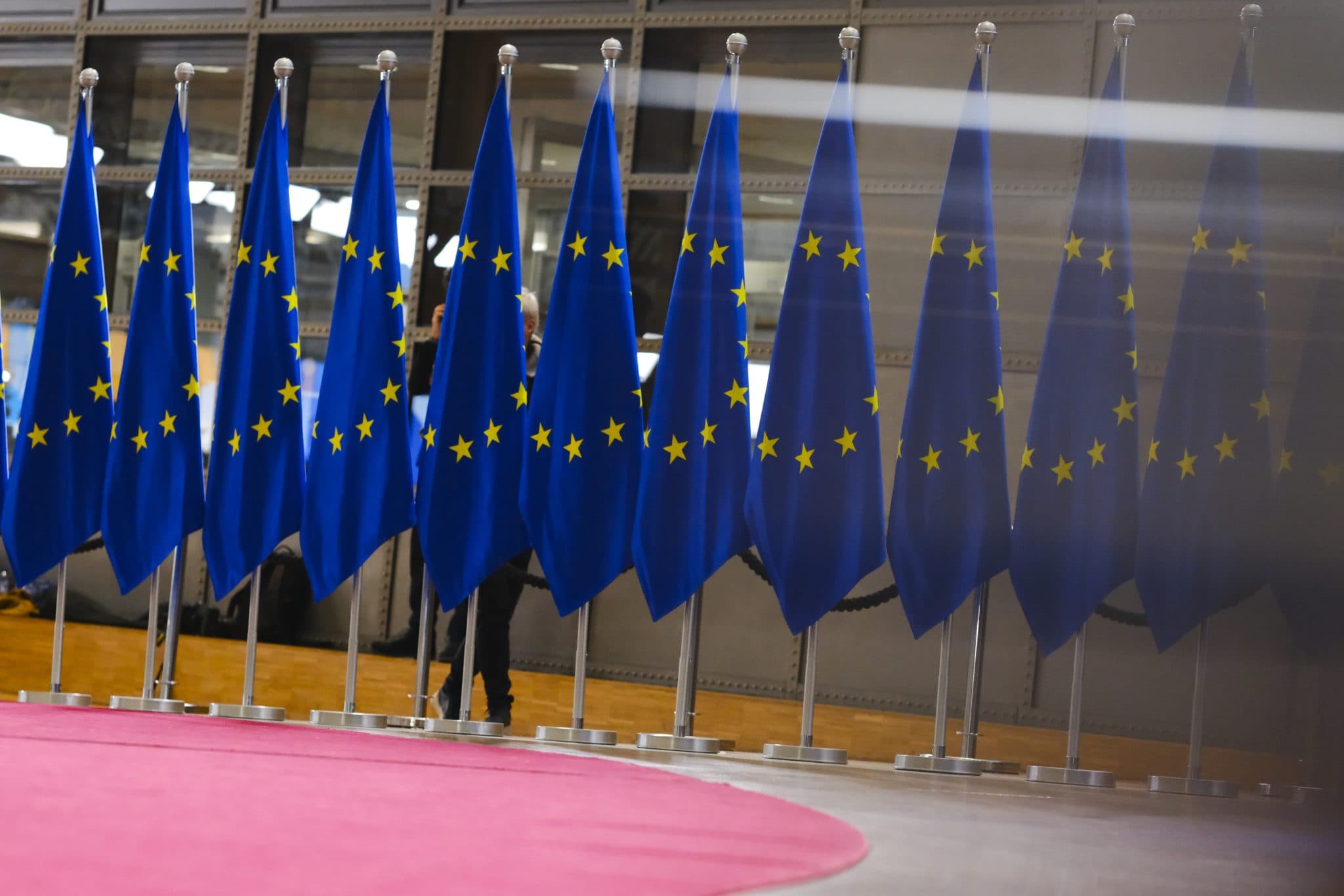 Amenințări hibride rusești: Consiliul UE sancționează 12 persoane și două entități pentru manipularea informațiilor și atacuri cibernetice