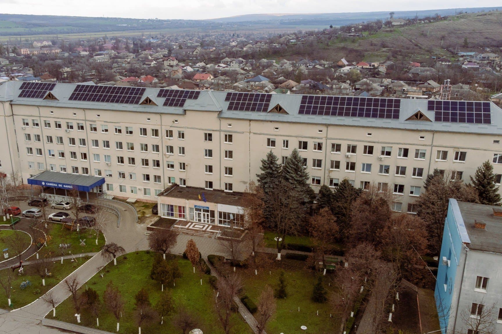 Spitalul raional Anenii Noi, dotat cu panouri solare și sisteme de stocare a energiei