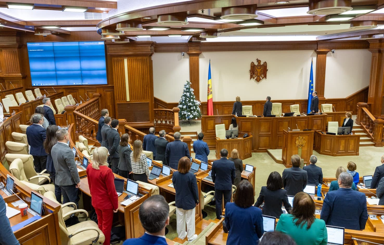 ПРЯМАЯ ТРАНСЛЯЦИЯ // Пленарное заседание Парламента от 18 декабря. Список предложенных к рассмотрению проектов