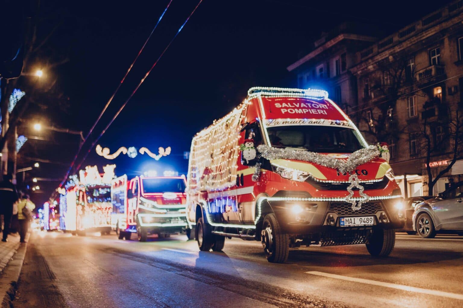 Caravana Salvatorilor și Pompierilor va aduce daruri copiilor în ajun de Crăciun