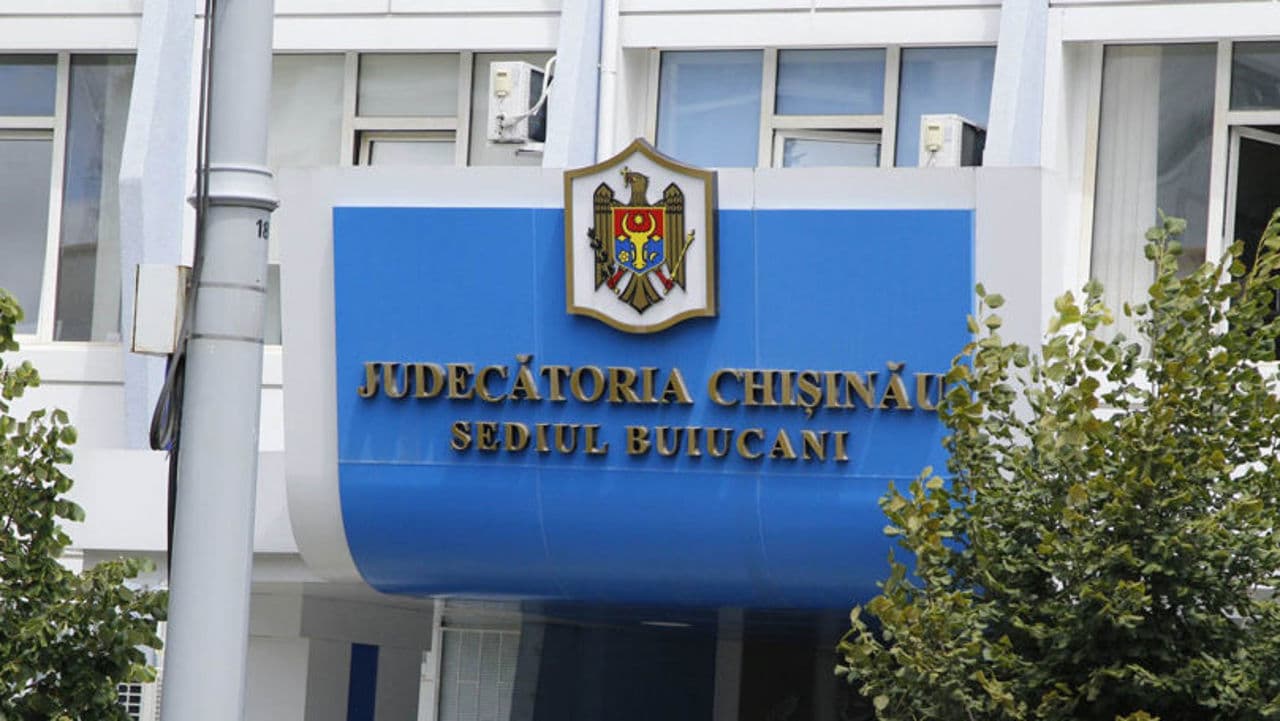 Alertă falsă cu bombă la Judecătoria Buiucani, înaintea ședinței în dosarul „Frauda bancară”