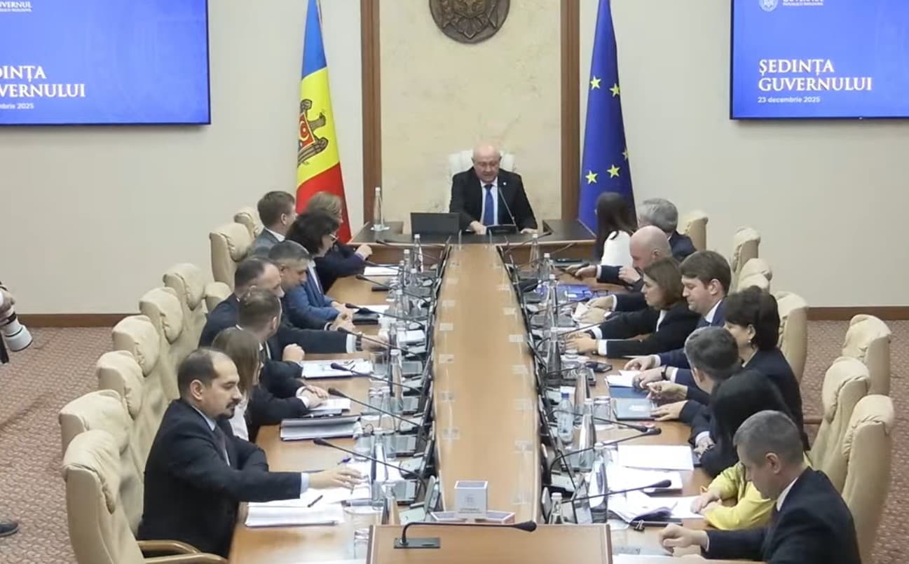 Noi numiri și demisii la Guvern. Cancelaria de Stat are un nou secretar