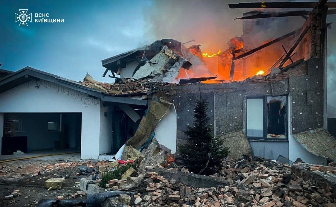 VIDEO // Alertă în Kiev! Rușii au lăsat din nou Ucraina în beznă, lovind infrastructura energetică. Polonia a ridicat de la sol avioane de luptă