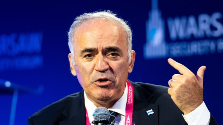 Justiţia rusă ordonă arestarea în lipsă a disidentului Gari Kasparov. Fostul campion de șah este un critic al lui Vladimir Putin