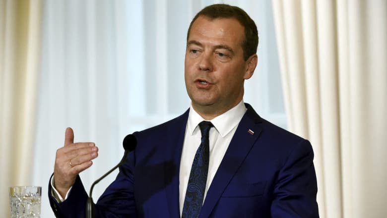 Medvedev îl amenință cu moartea pe Zelenski: „Doamna cu coasa îi suflă deseori în ceafă”