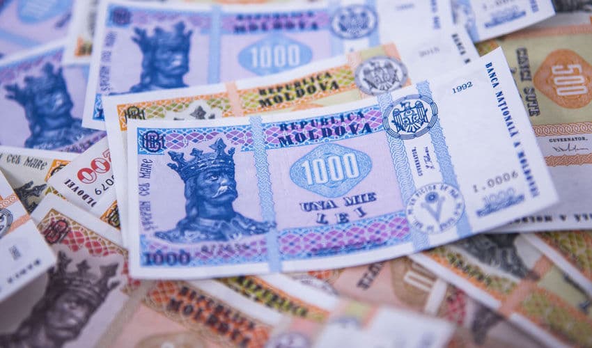 Din 2026, salariul minim este 6 300 de lei