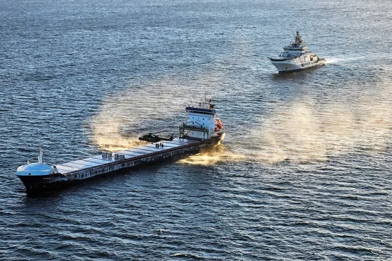 Nava venită din Rusia arestată de Finlanda și-a târât ancora de fundul mării zeci de kilometri. Ultimele detalii din anchetă