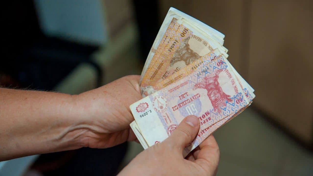 CNAS a finanțat pensiile și indemnizațiile pentru familiile cu copii
