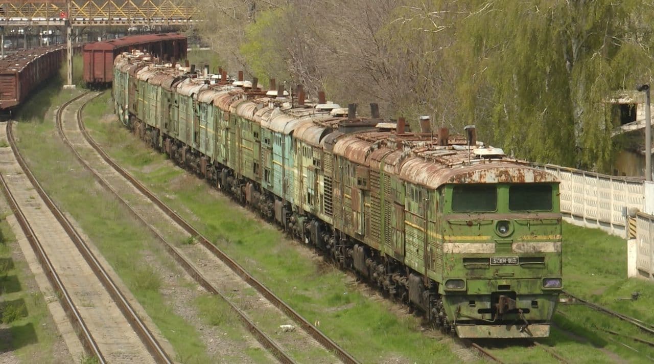 CFM scoate la licitație locomotive, vagoane și spații imobiliare: zeci de loturi, vânzări și închirieri la final de ianuarie