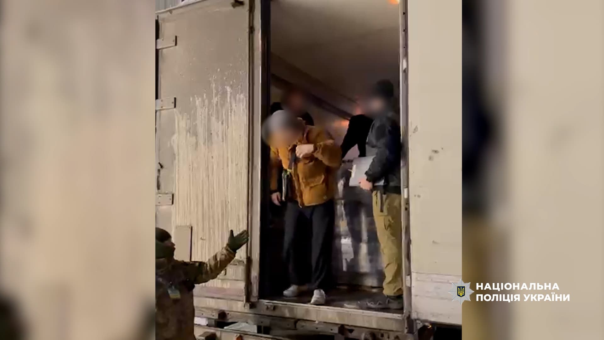 VIDEO // Șapte ucraineni ascunși într-un camion, opriți la frontieră în timp ce încercau să ajungă ilegal în R. Moldova