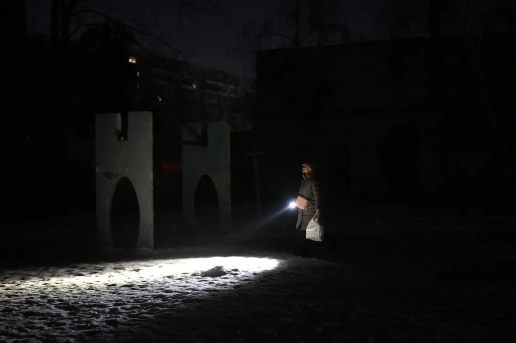 Kievul, fără energie electrică şi apă, după un nou atac masiv cu drone și rachete al rușilor