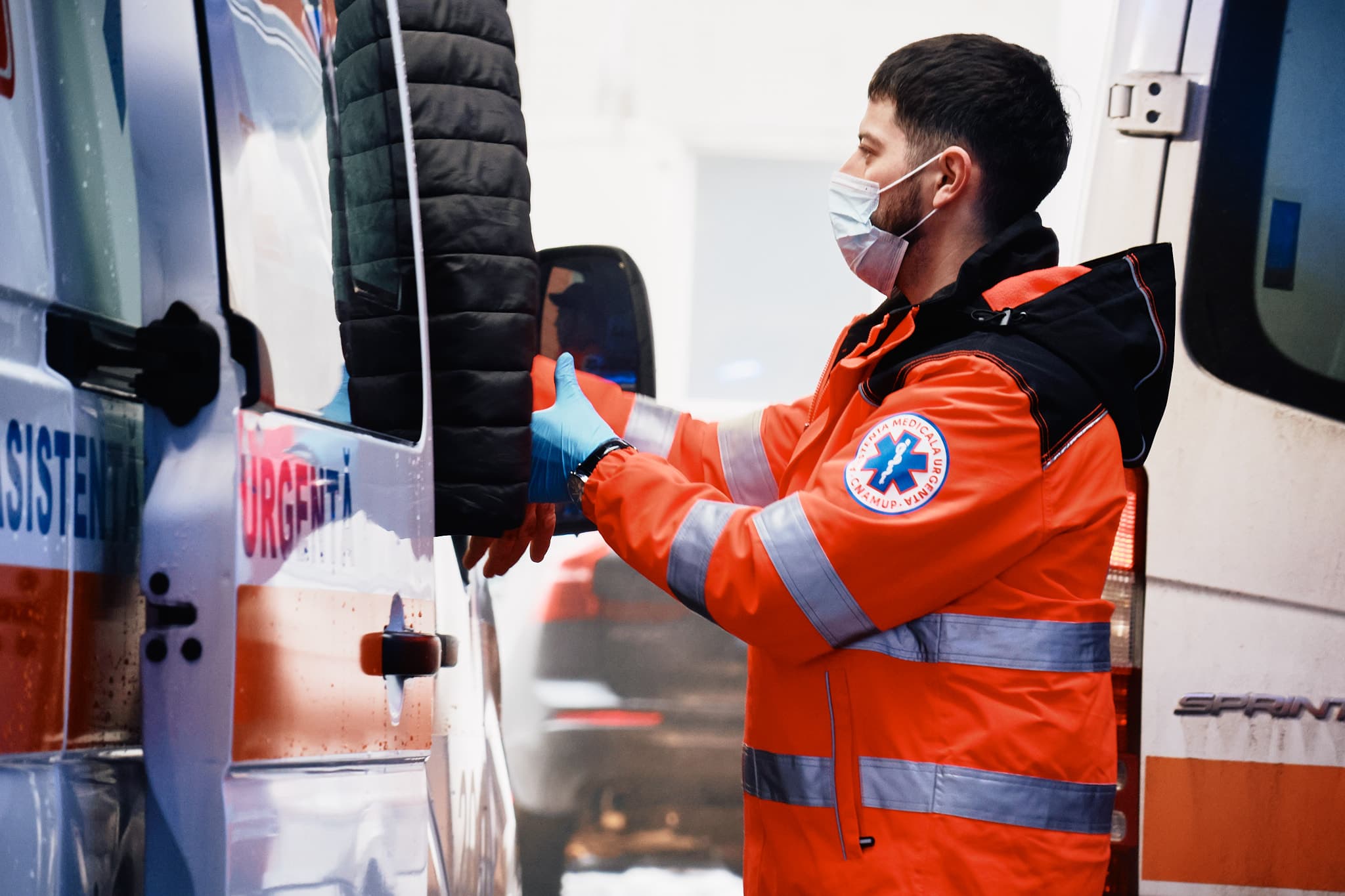 Vremea rece face victime: tot mai multe cazuri de hipotermie și degerături