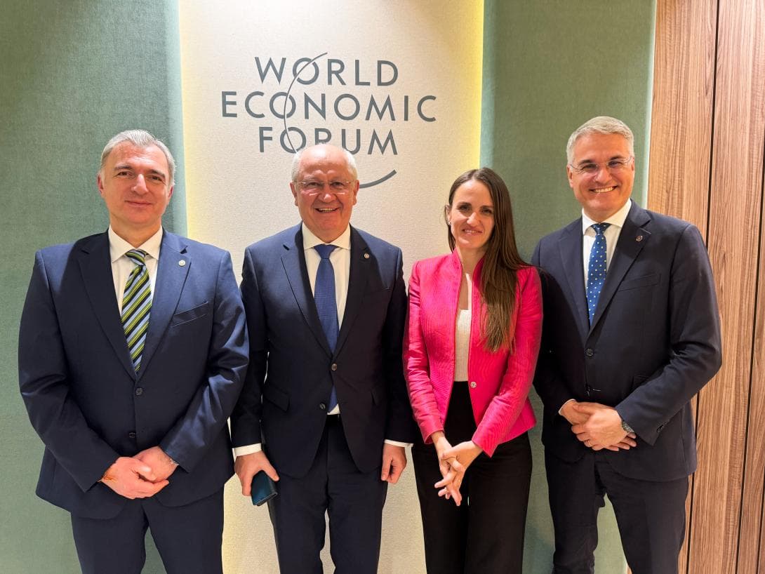 Premierul Alexandru Munteanu, la întrevederea cu delegația României la Davos: Construim punți de legătură care depășesc frontierele geografice