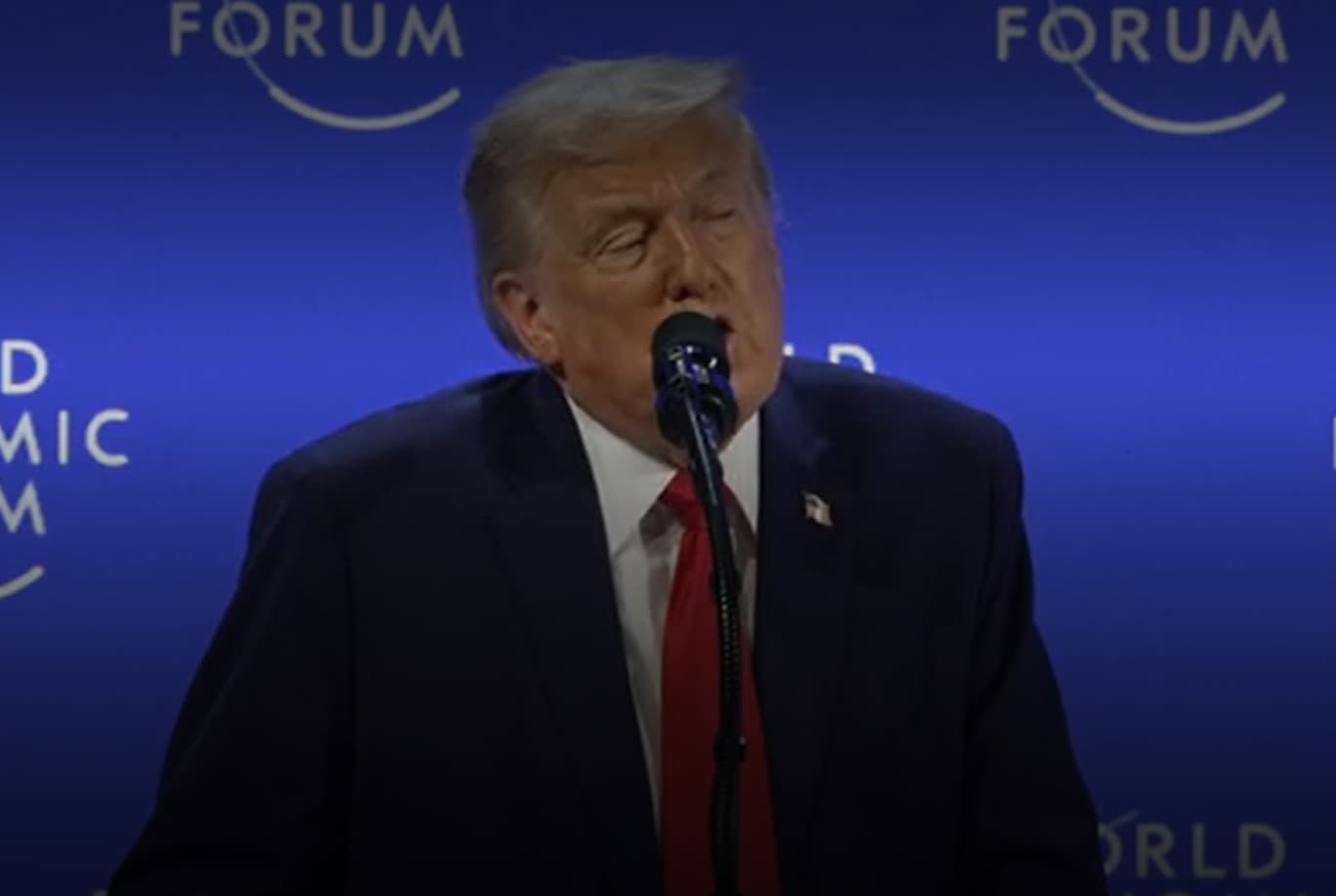 VIDEO // Trump avertizează la Davos: „Iubesc Europa, dar nu e pe calea cea bună”. Ce spune despre relațiile „bătrânului continent” cu SUA