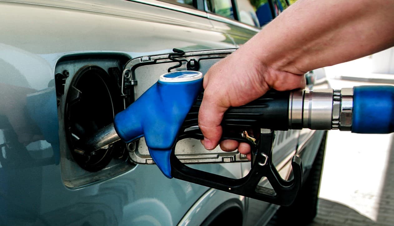 Prețul benzinei se apropie de 23 de lei. Carburanți mai scumpi în weekend, la stații auto