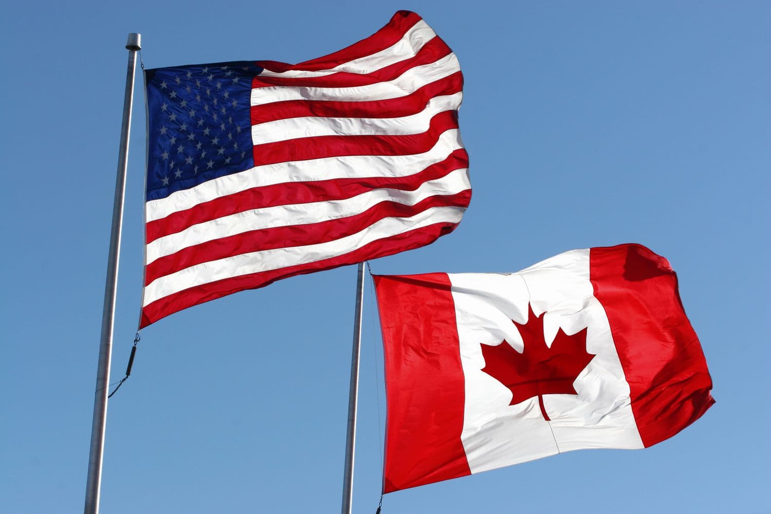 Trump amenință Canada cu tarife de 100% și anunță că SUA au confiscat petrolul Venezuelei