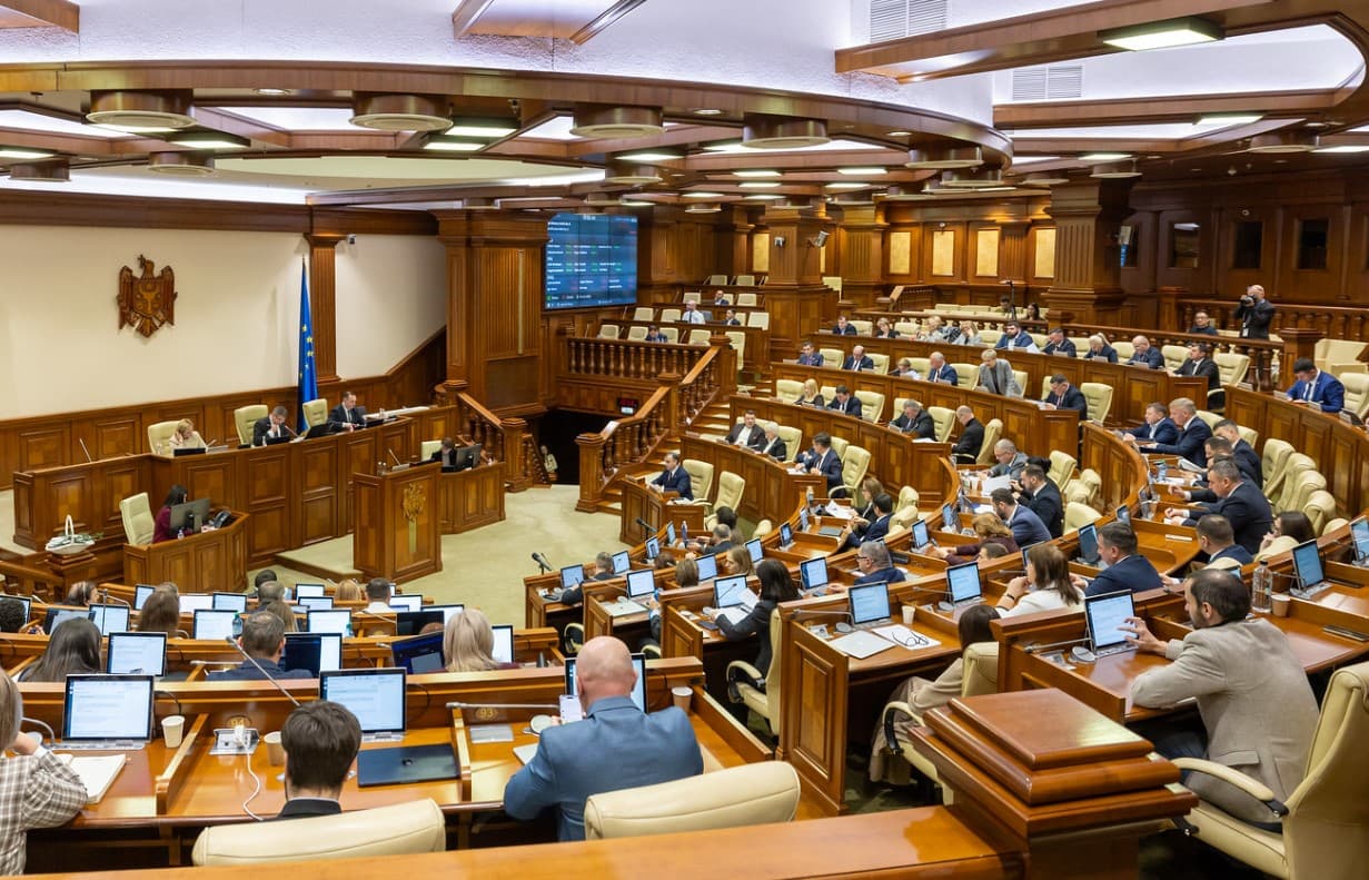 Депутаты созываются на пленарное заседание на следующей неделе. Вотум недоверия министру сельского хозяйства Людмиле Катлабуга в повестке дня