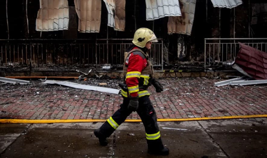 Dronele rusești au incendiat orașul Cerkasî și au lovit instalații feroviare din regiunea Sumî