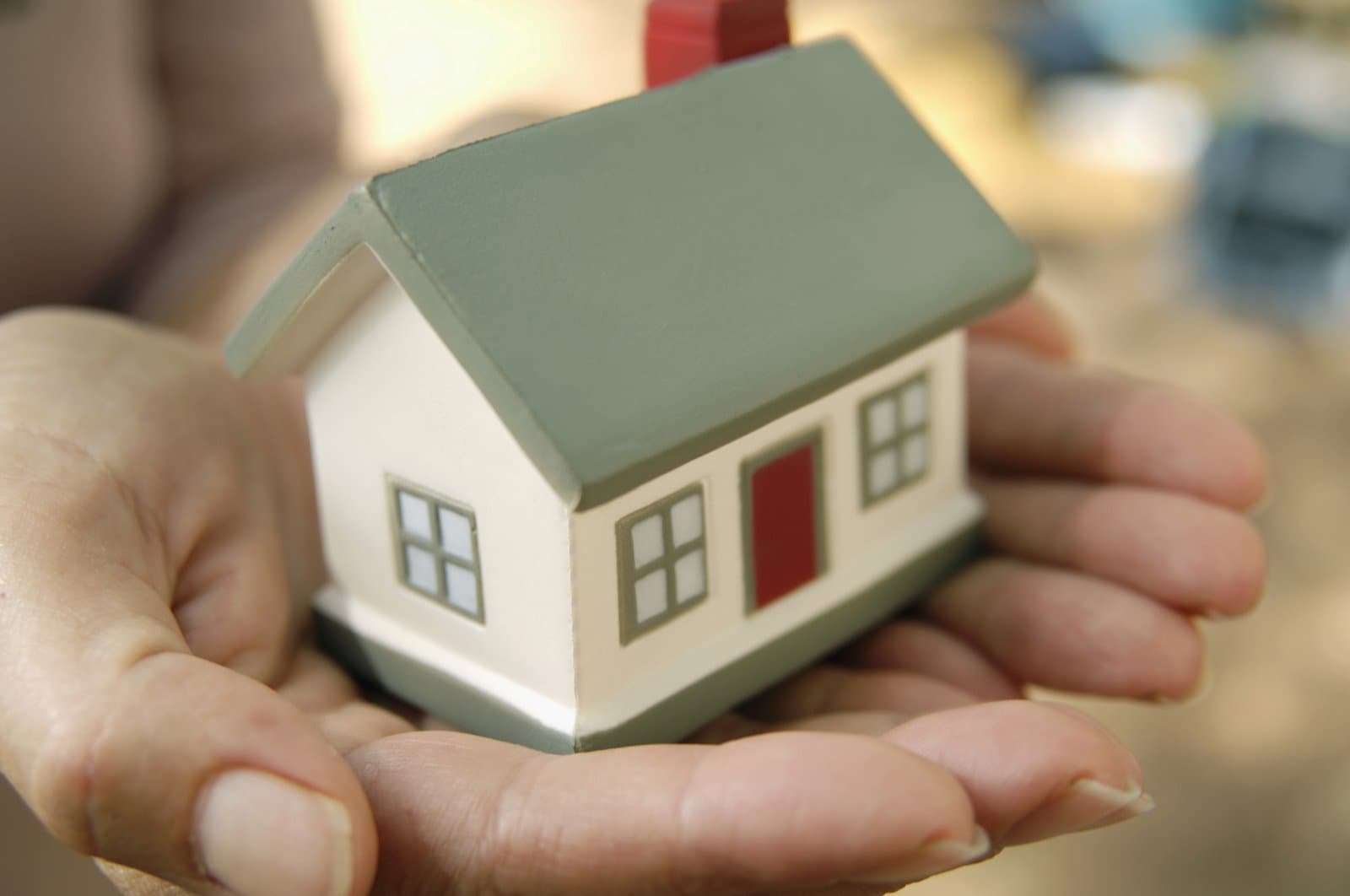Tranzacțiile imobiliare: propuneri de majorare a plafonului în numerar până la 200 000 de euro