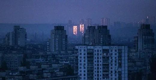 Rusia reia atacurile nocturne asupra marilor oraşe ucrainene, după ce pauza scurtă convenită între Putin şi Trump a luat sfârşit