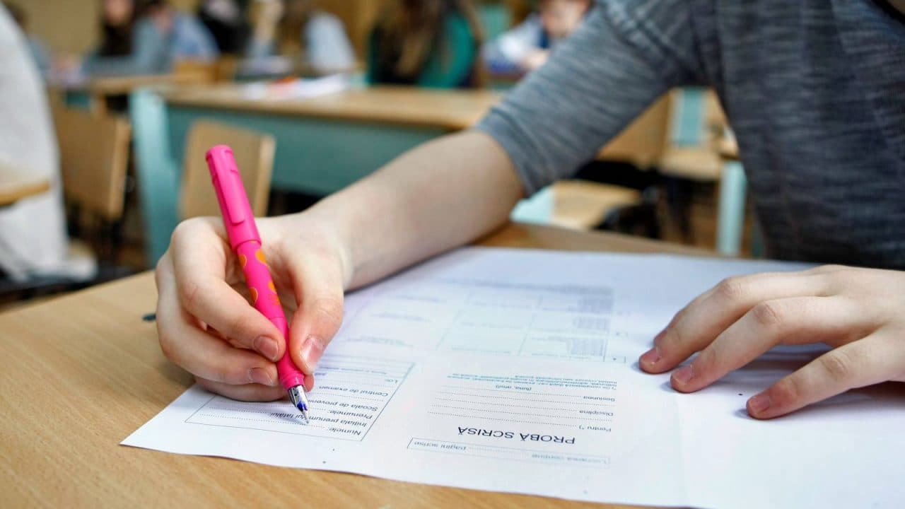 Testele la bacalaureat vor avea mai puțini itemi