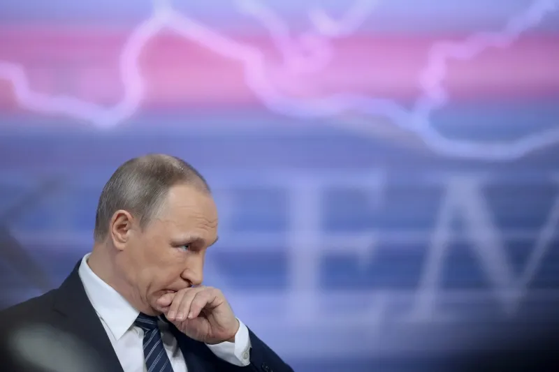 Удар по военной машине Путина. Доходы России от нефти и газа рухнули в январе