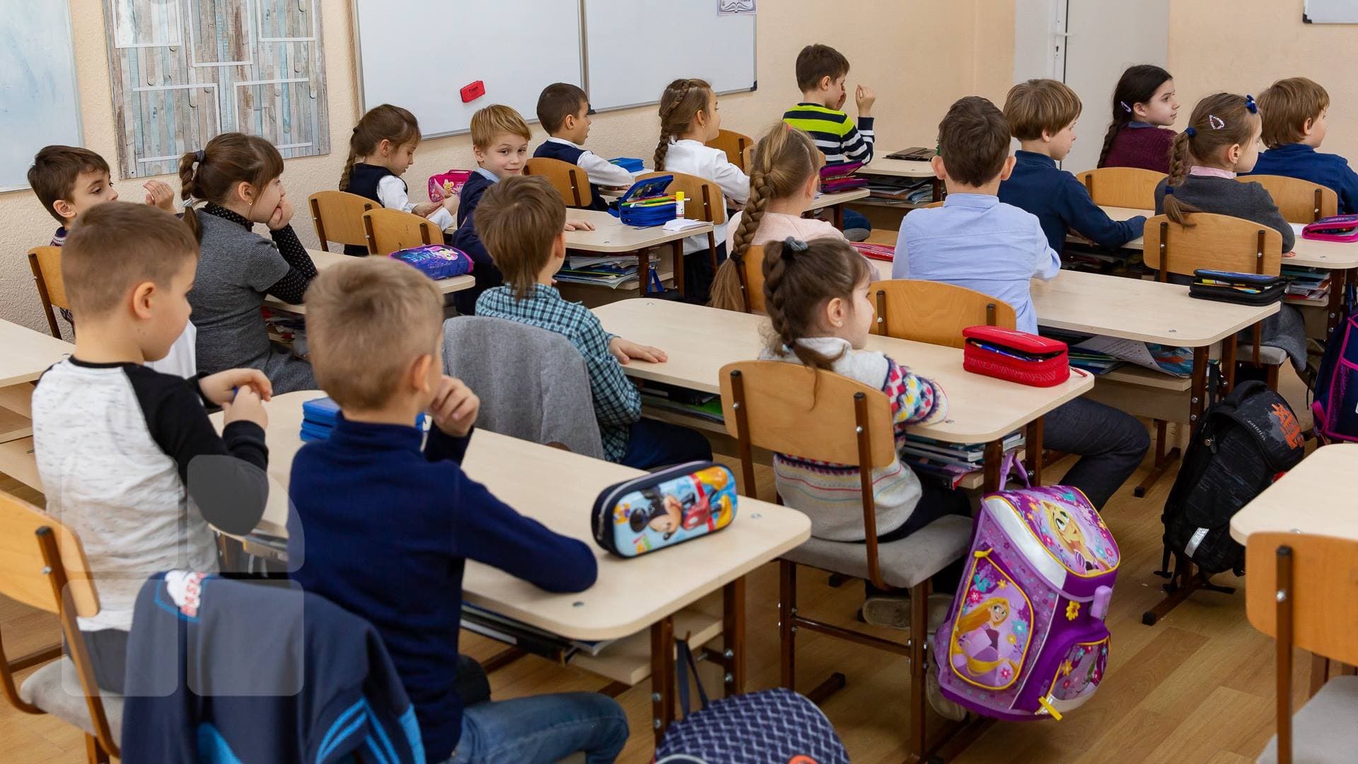 Toate școlile cu peste 400 de elevi vor trece la autonomie financiară