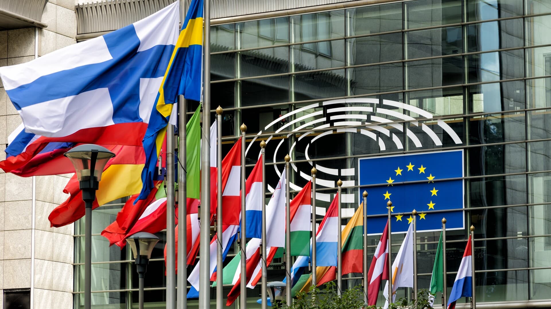 Parlamentul European reia lucrul la acordul comercial al UE cu SUA