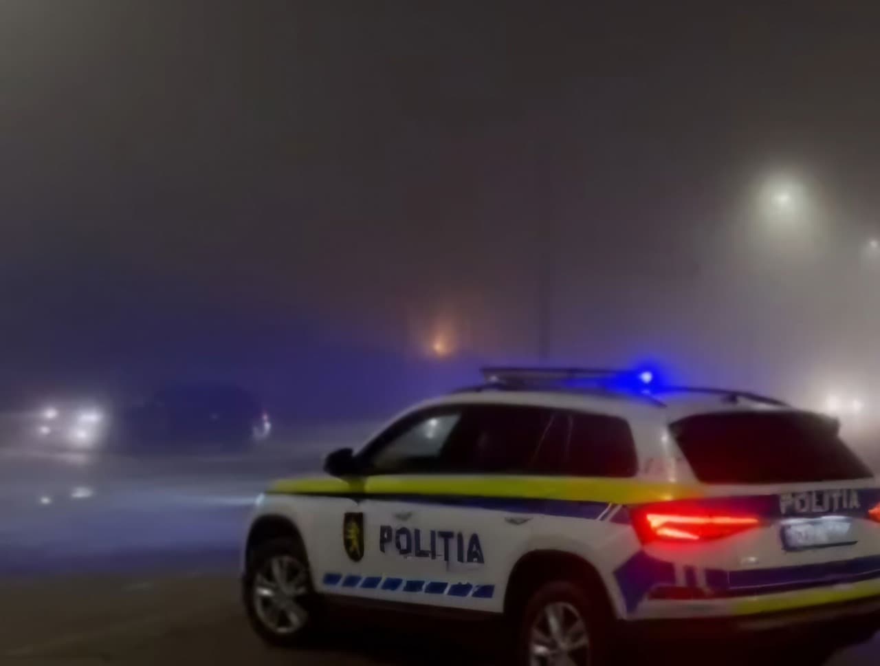 VIDEO // Circulație dificilă pe un traseu din raionul Orhei. Un camion defectat este tractat de un TIR