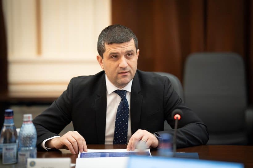 Ministrul Apărării de la București, despre desecretizarea ajutorului dat Ucranei: Nu este în regulă ca nimeni să ştie ce mai are Armata Română în depozite