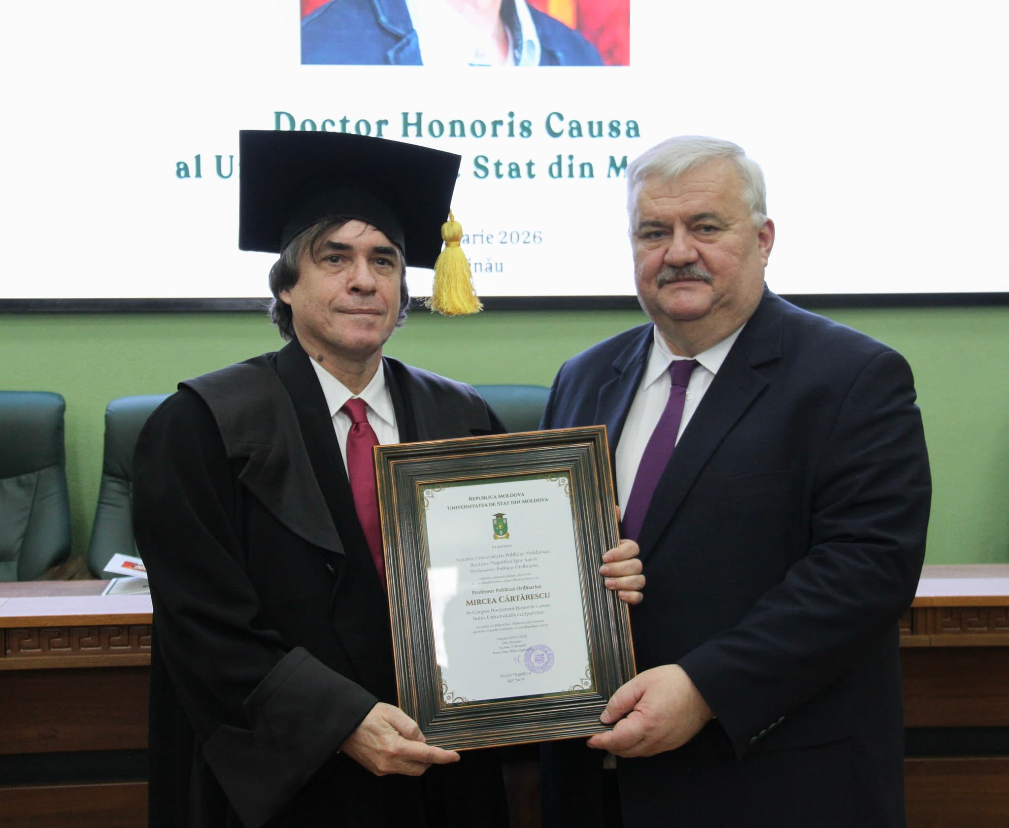 Scriitorul român Mircea Cărtărescu, distins cu titlul de Doctor Honoris Causa la USM