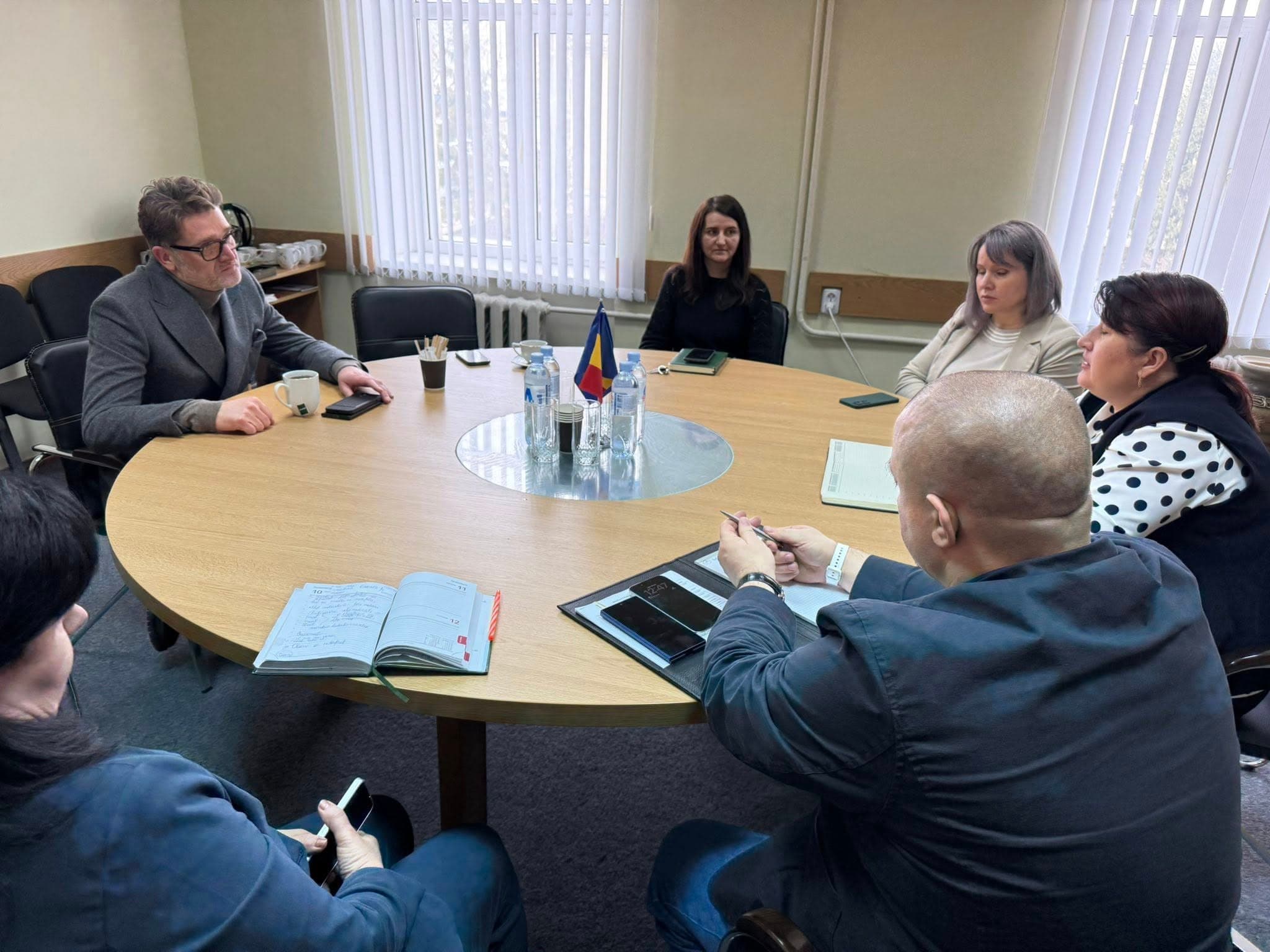 FOTO // Ambasadorul Cristian-Leon Țurcanu, în vizită la Universitatea din Cahul: România continuă să investească în sistemul educațional de pe acest mal al Prutului