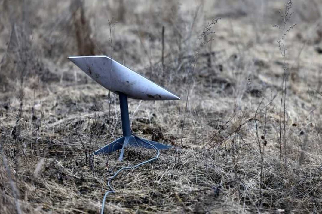 Kiev: Rusia șantajează rudele prizonierilor de război ucraineni, aflați în închisori rusești, pentru a obține acces la Starlink