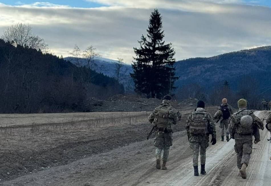 Militari moldoveni participă la exerciții în munții României