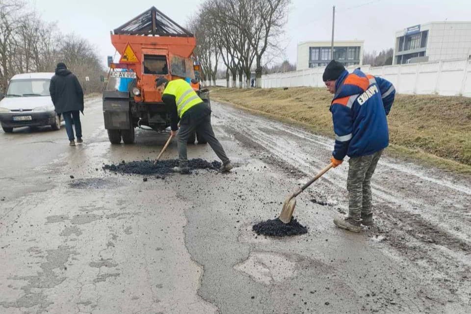 Primăria anunță intervenții nocturne și în zilele de odihnă pe drumurile capitalei