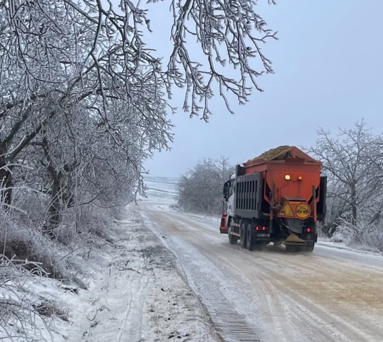 Atenție! Cod portocaliu de vânt și ninsori în majoritatea raioanelor din R. Moldova