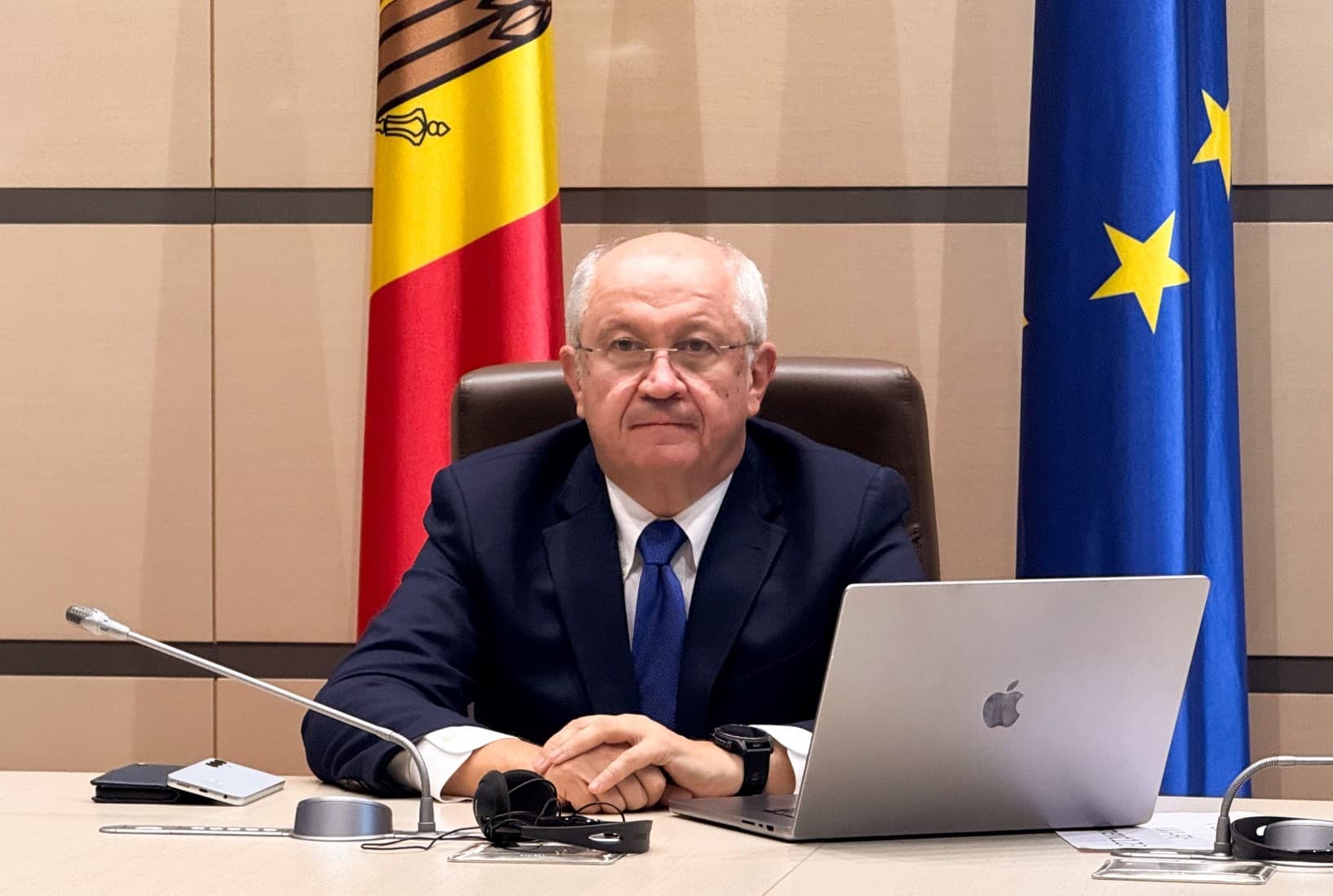 Salarii majorate pentru angajații din sectorul bugetar începând cu luna septembrie. Premierul Alexandru Munteanu anticipează accelerarea creșterii economice