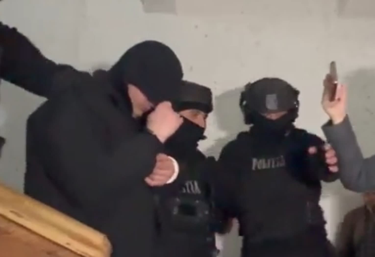 Trei dintre moldoveni recrutați de Rusia pentru a comite asasinate în Ucraina, trimiși în izolator