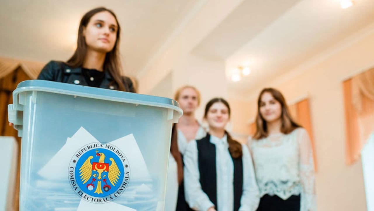 Analiză // Femeile, tot mai implicate în alegeri, atât la vot, cât și în administrare