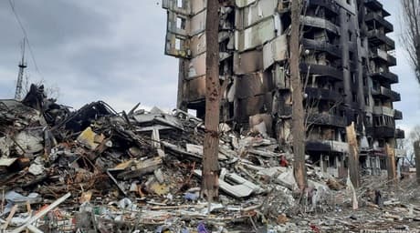Reconstrucţia Ucrainei, estimată la peste 500 miliarde de euro în următorii zece ani, de către un raport comun al Băncii Mondiale, ONU, Uniunii Europene şi Guvernului ucrainean, de trei ori PIB-ul Ucrainei din 2025. Locuinţele, transporturile şi energia, cele mai afectate