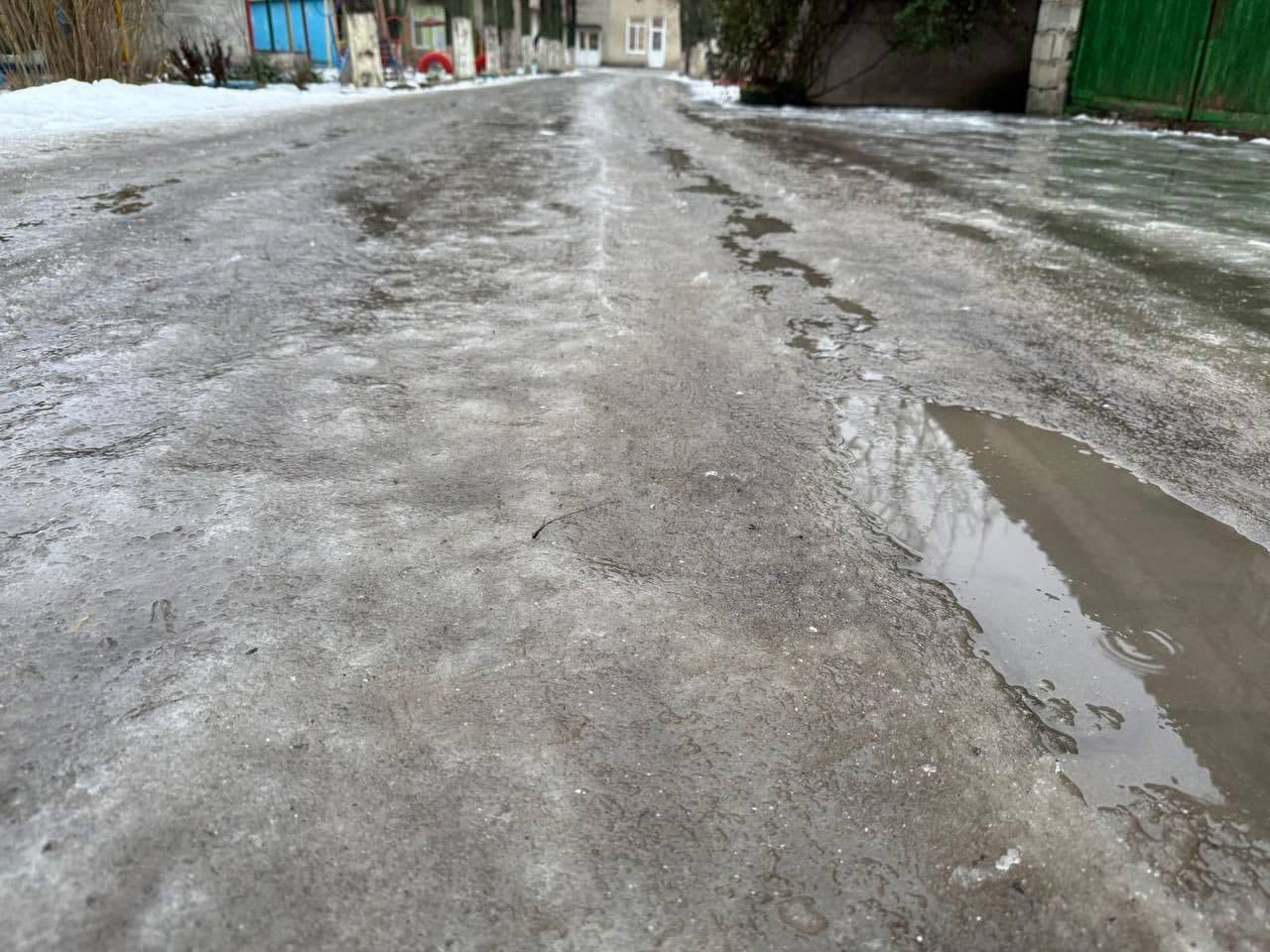 Ploaie în noaptea spre miercuri și vreme mai caldă în weekend, până la +12 grade