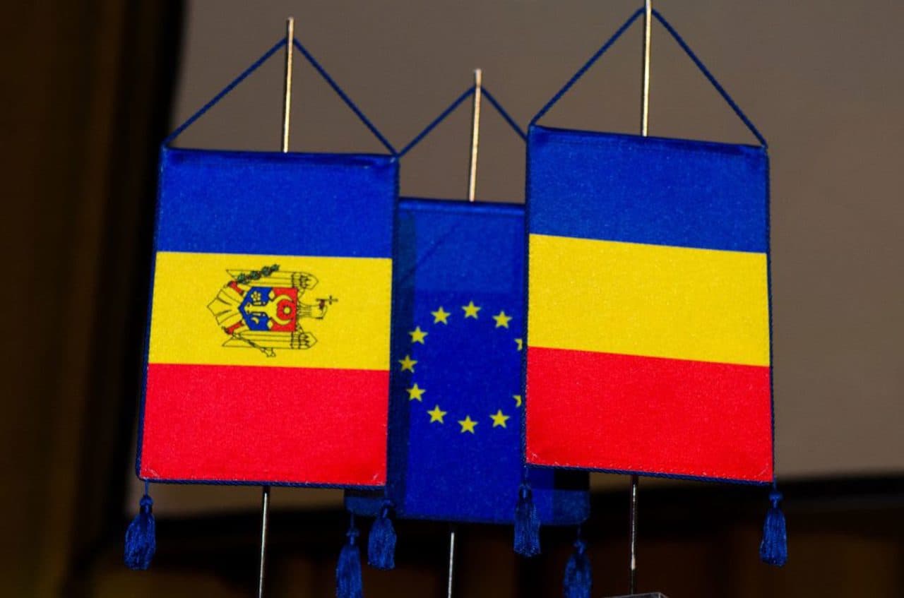 Sondaj IMAS // Cum ar vota cetățenii R. Moldova pentru aderarea la UE și Unirea cu România