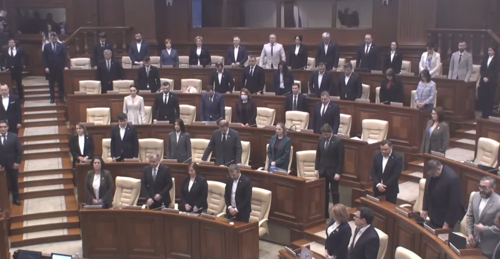 Parlamentul a ținut un minut de reculegere în memoria eroilor războiului de pe Nistru