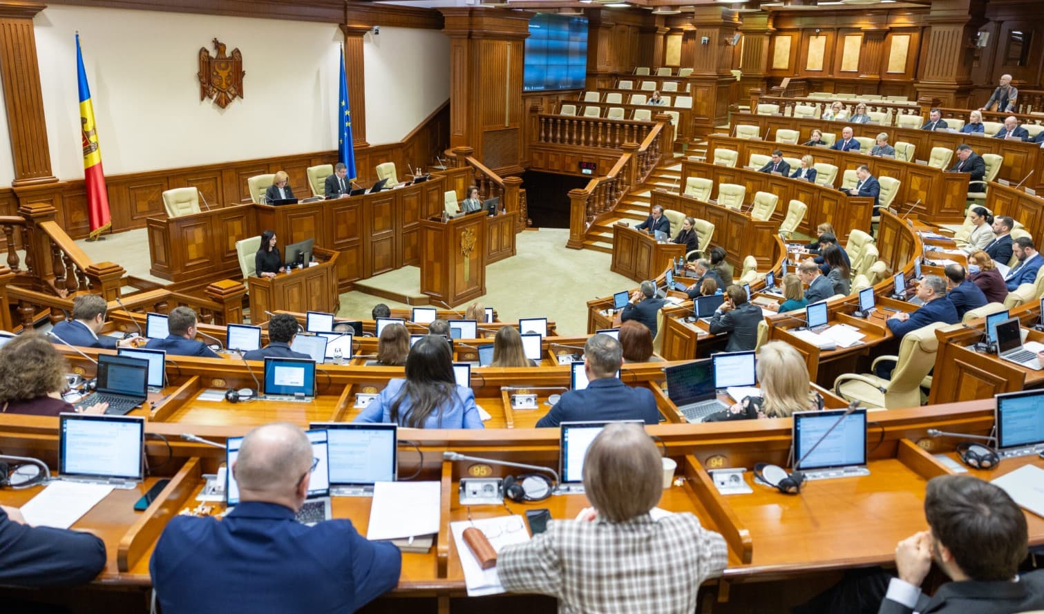 Patru ani de la invazia rusă în Ucraina // Parlamentul R. Moldova condamnă acțiunile criminale ale Moscovei. Comuniștii și socialiștii s-au abținut